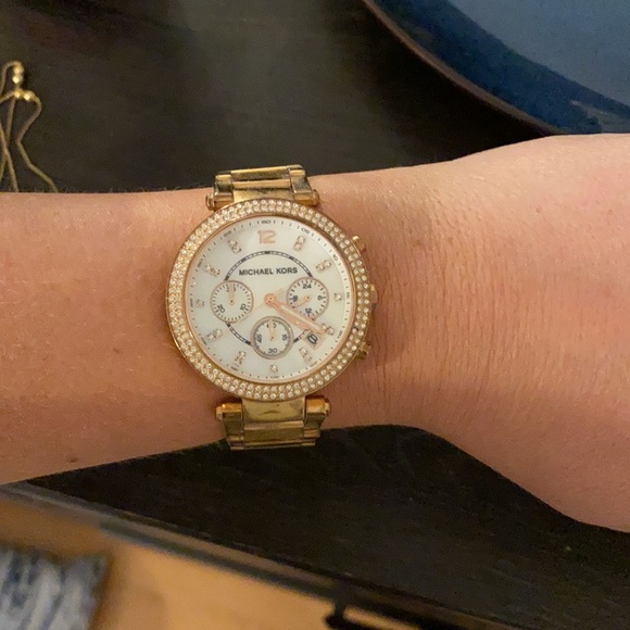 Michael Kors rose gold watch - Picture 2 of 3